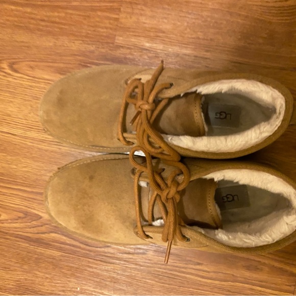 UGG Tan Suede Boots with Shearling Lining - Picture 1 of 3